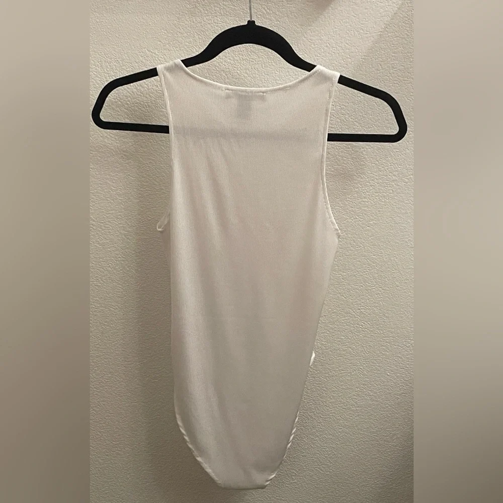 Forever 21 Ribbed White Bodysuit Scoop Neck Top - Picture 3 of 3